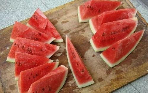 梦见切好的瓜给别人吃,切瓜赠人，寓意何在？