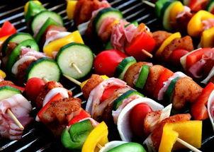 龙泉湖小吃街吃瓜